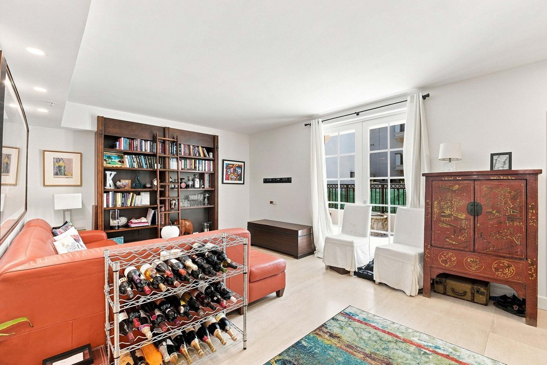 Condo in Miami Beach, Florida, United States 5 - 18698444
