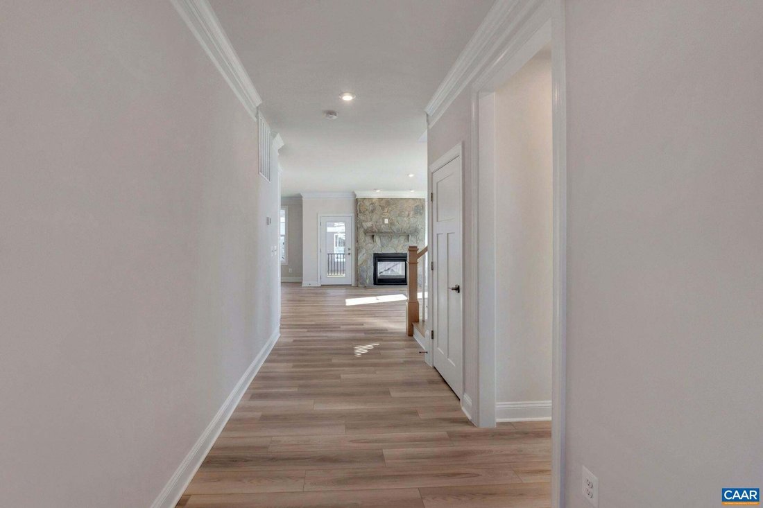 House in Charlottesville, Virginia, United States 2 - 18696836