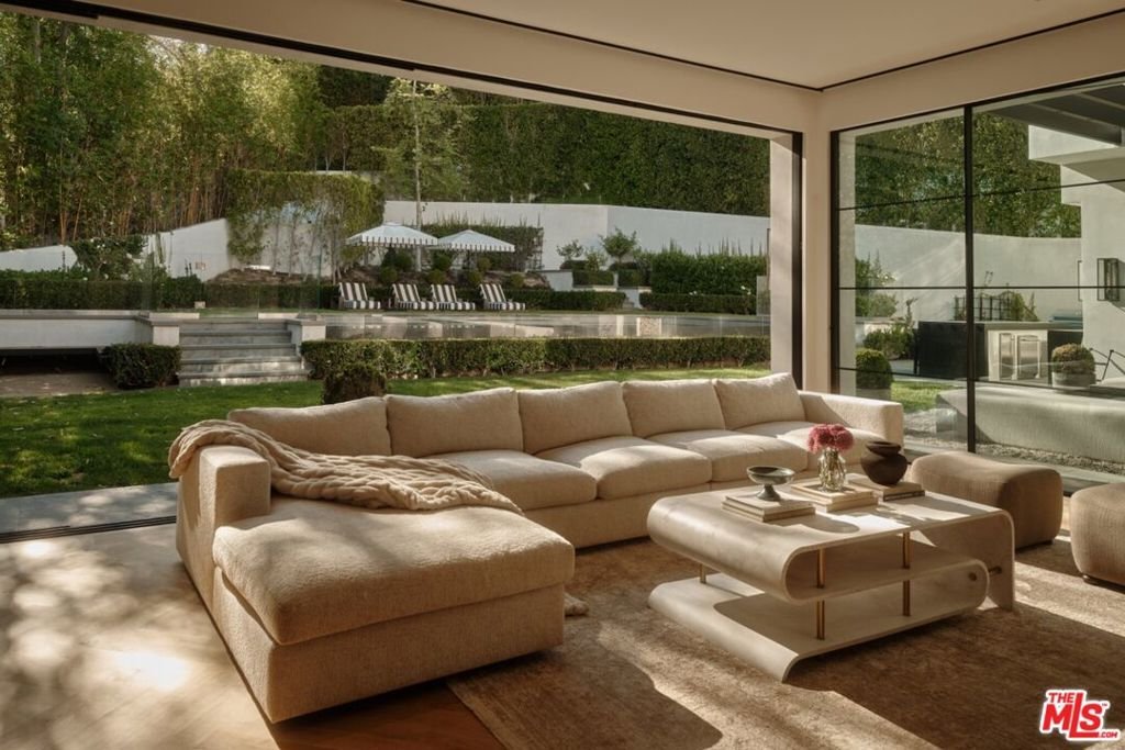 House in Los Angeles, California, United States 5 - 18697059