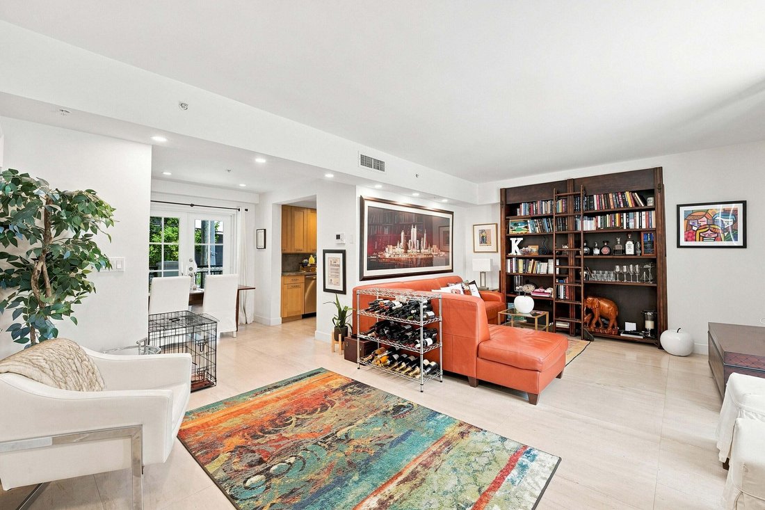 Condo in Miami Beach, Florida, United States 3 - 18698444