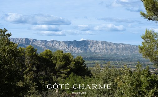 Villa in Trets, Provence-Alpes-Côte d'Azur, France 1