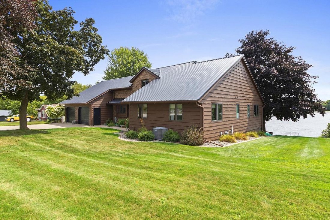 House in Oconto Falls, Wisconsin, United States 1 - 18696934