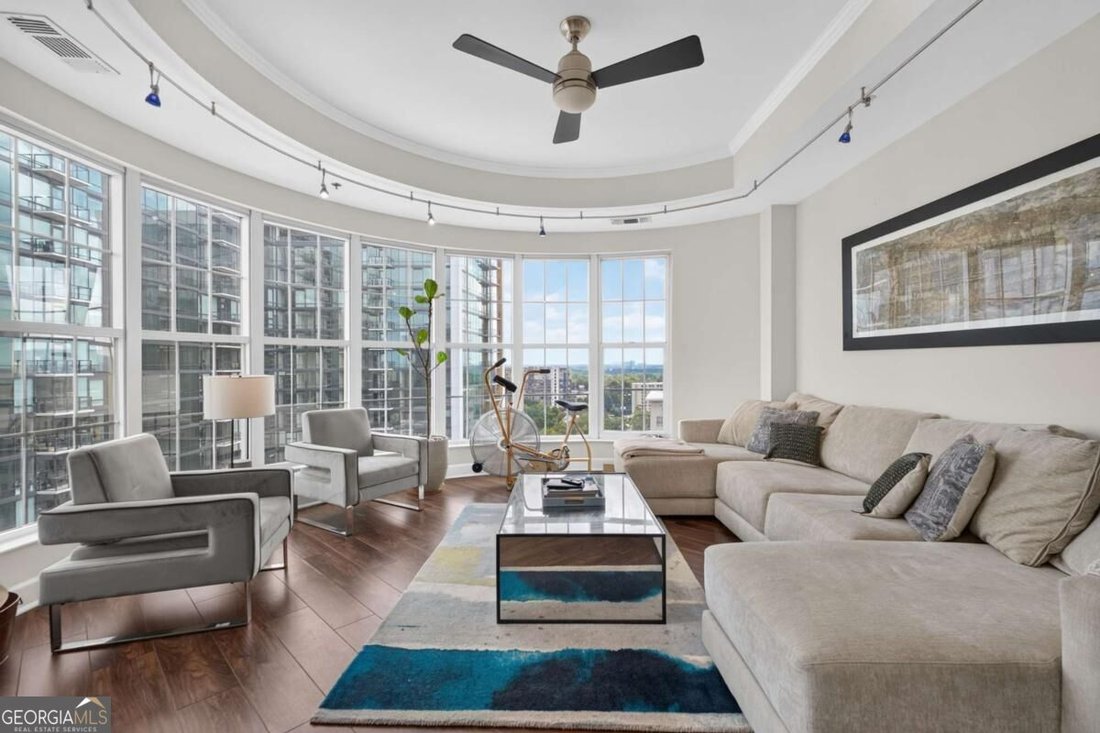 Condo in Atlanta, Georgia, United States 1 - 18698357