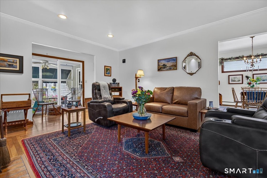 House in Milford, Connecticut, United States 2 - 18698948