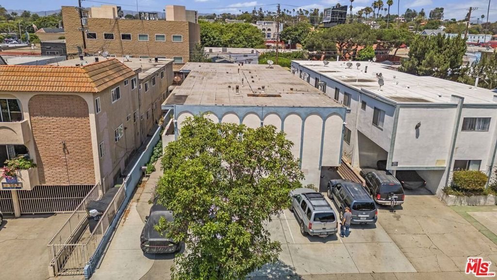 Los Angeles, California, United States 1 - 18697071