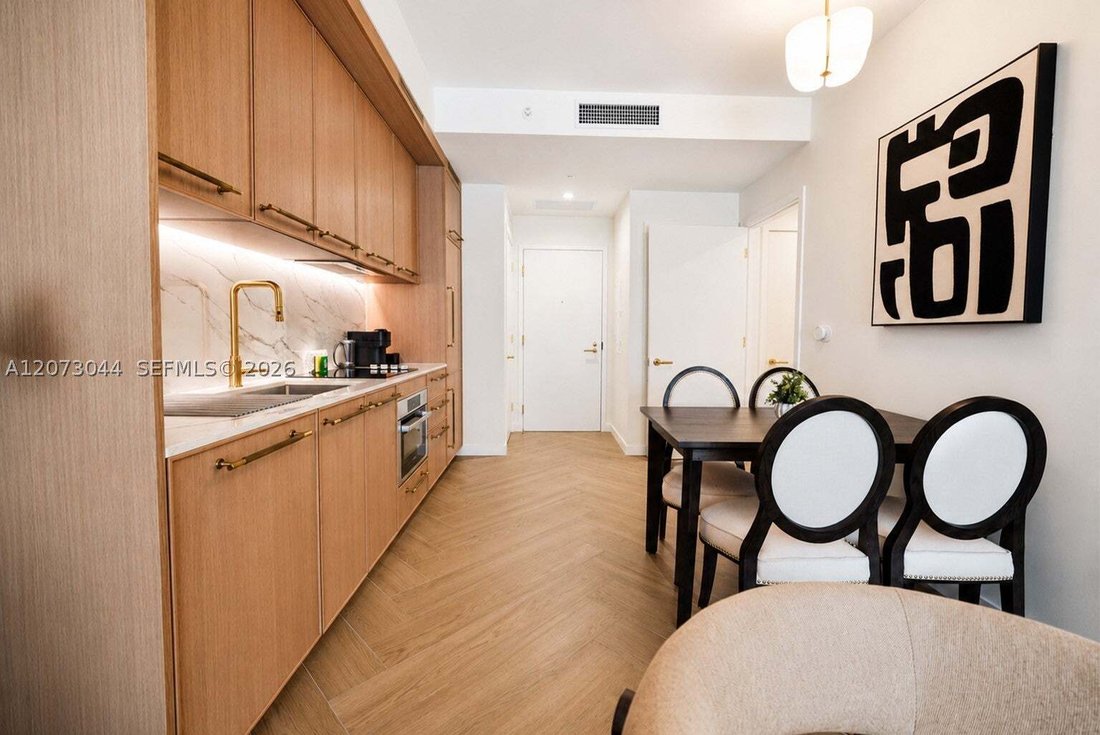 Condo in Miami, Florida, United States 5 - 18697312