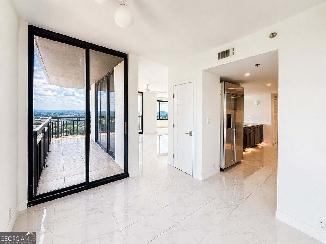 Condo in Atlanta, Georgia, United States 5 - 18698477