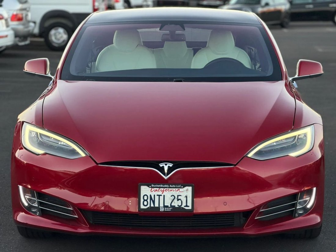 Sedan in Sacramento, CA, United States 5 - 18699447