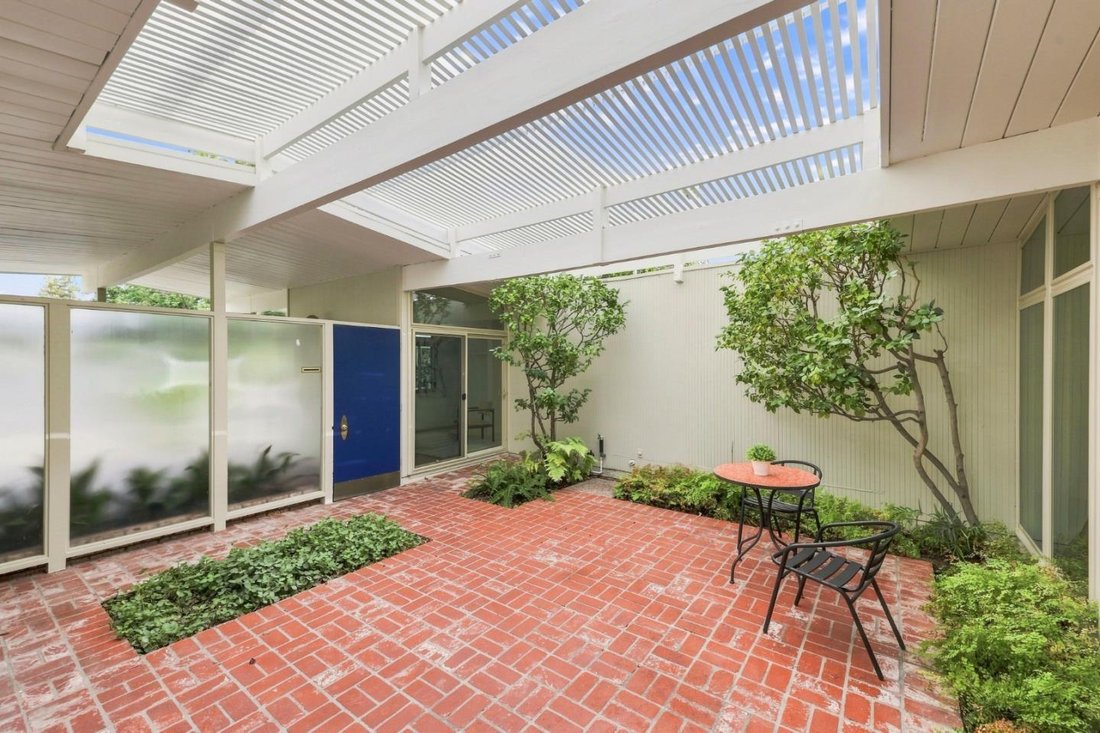 House in East Palo Alto, California, United States 3 - 18697945