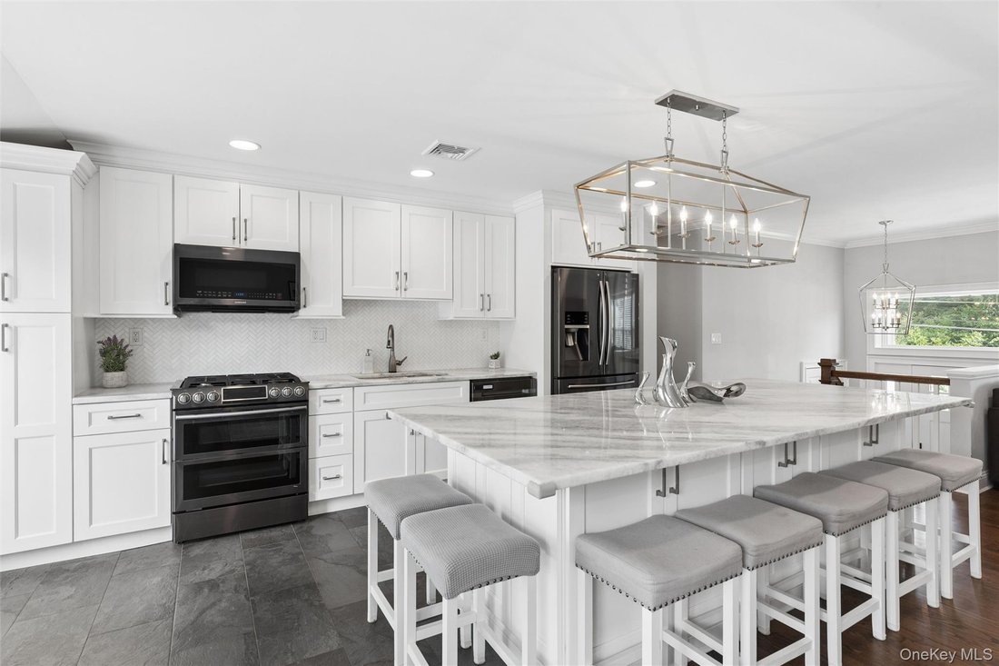 House in West Sayville, New York, United States 3 - 18698884