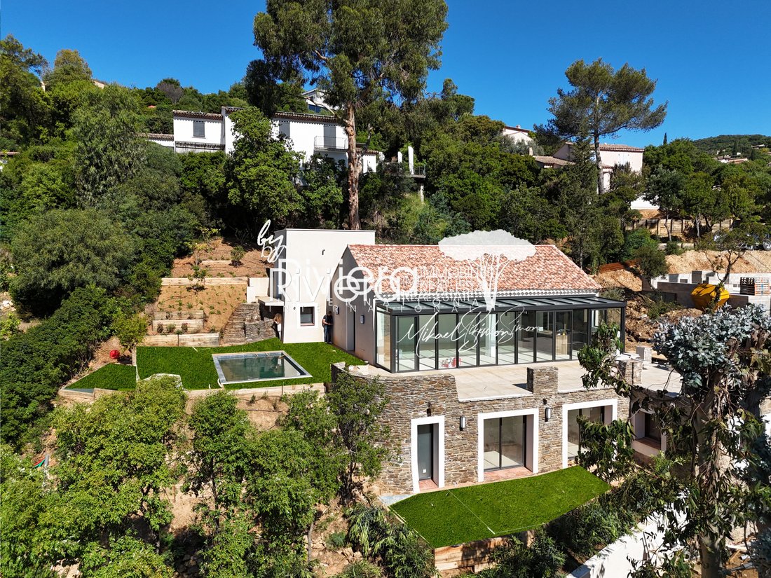 Villa in La Croix-Valmer, Provence-Alpes-Côte d'Azur, France 3 - 15389778