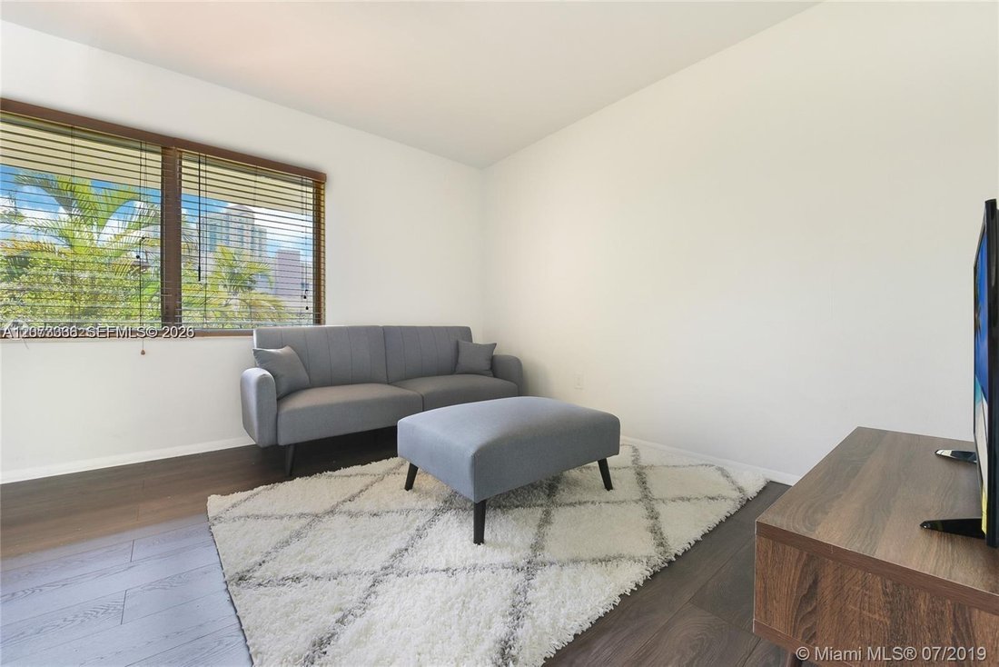 Condo in Miami Beach, Florida, United States 3 - 18698915