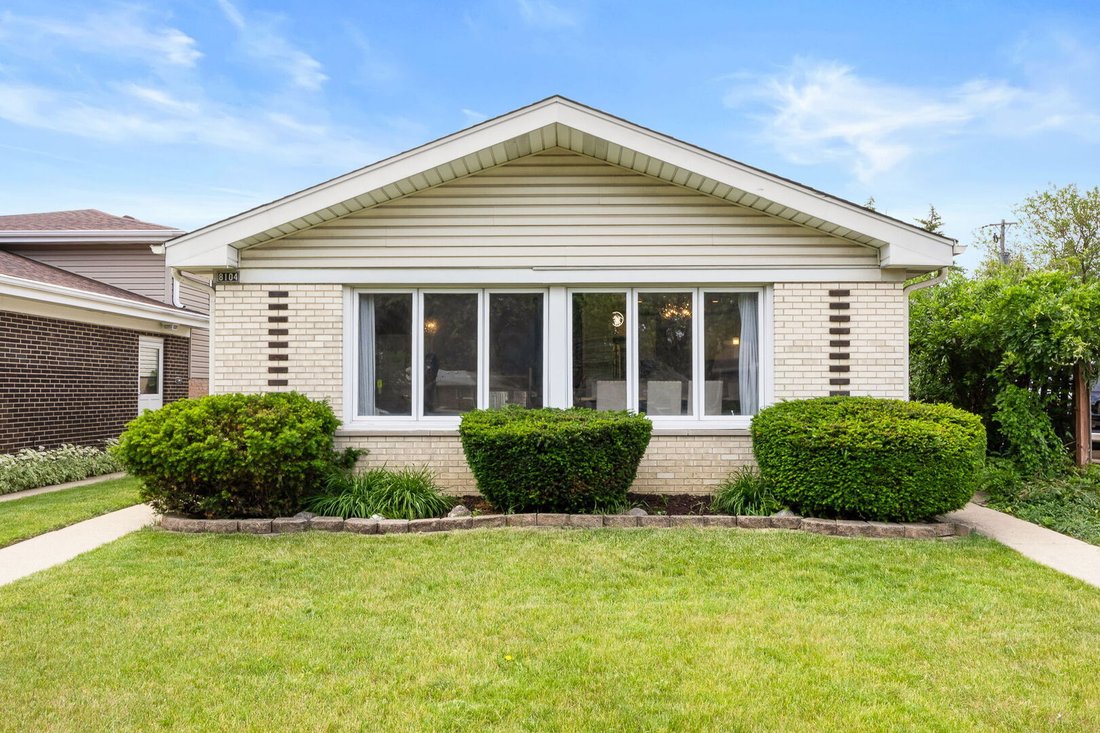 House in Morton Grove, Illinois, United States 1 - 18697693