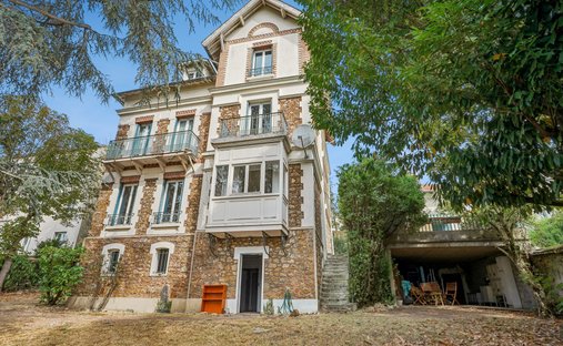 House in Centre-La Prairie, Ville-d'Avray, France 1