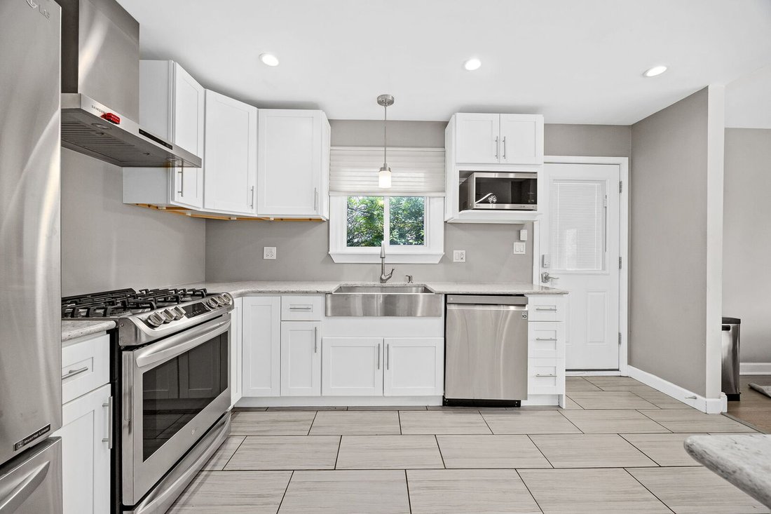 House in Morton Grove, Illinois, United States 4 - 18697693