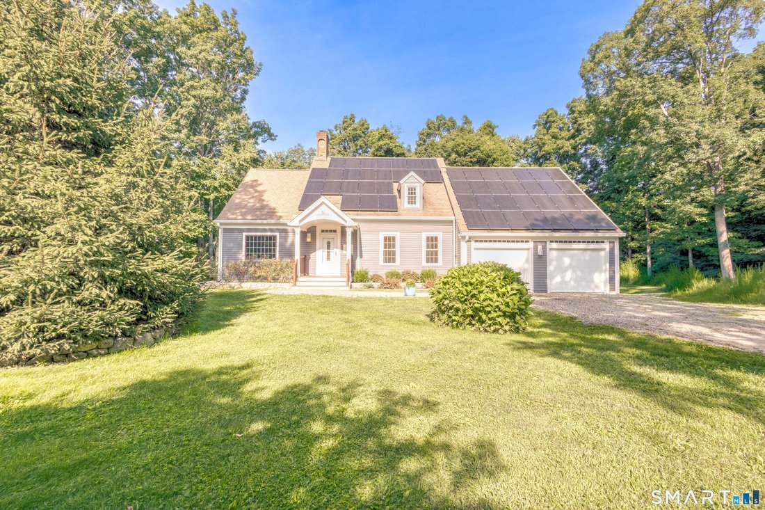 House in Newtown, Connecticut, United States 1 - 18697653