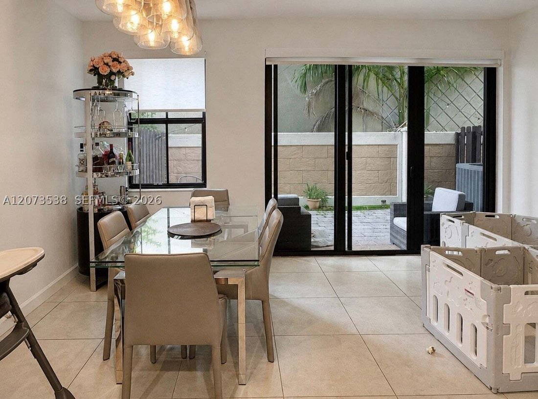 Townhouse en Doral, Florida, Estados Unidos 5 - 18697313