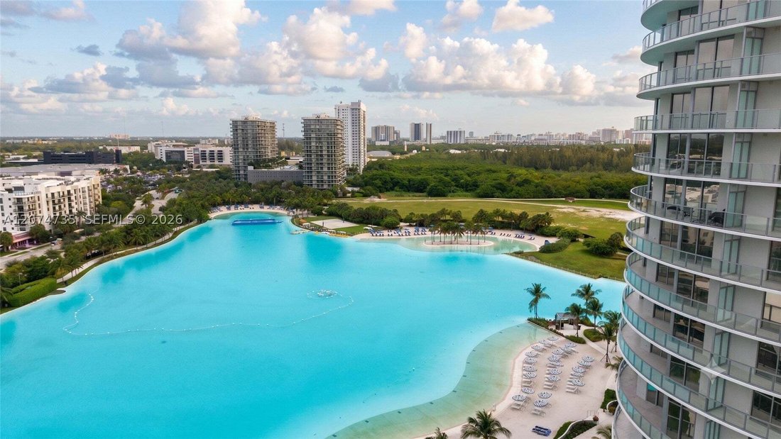 Condo in North Miami Beach, Florida, United States 1 - 18697331