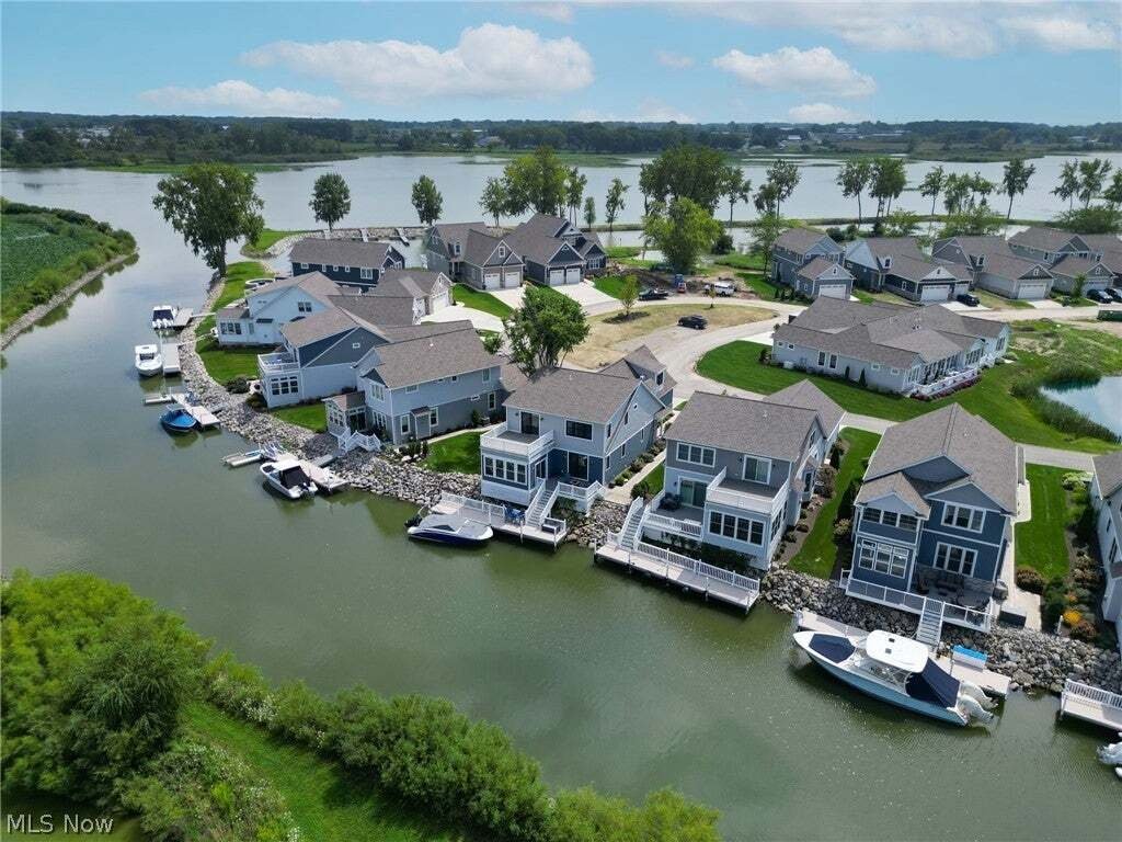 Condo in Port Clinton, Ohio, United States 4 - 18697508
