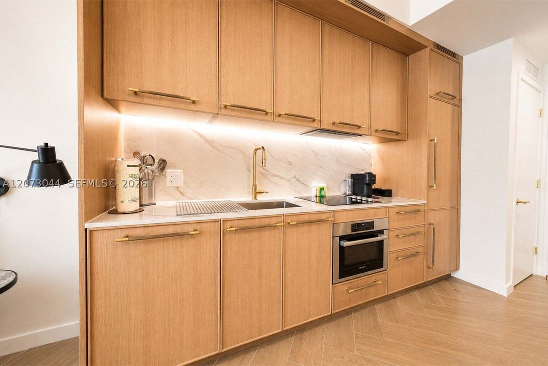 Condo in Miami, Florida, United States 3 - 18697312