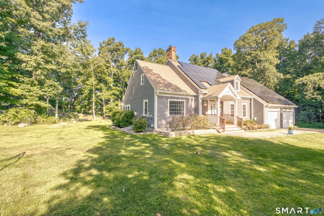 House in Newtown, Connecticut, United States 2 - 18697653