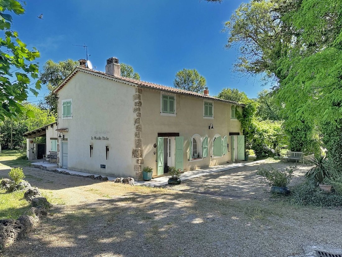Estate in Salernes, Provence-Alpes-Côte d'Azur, France 3 - 18242774