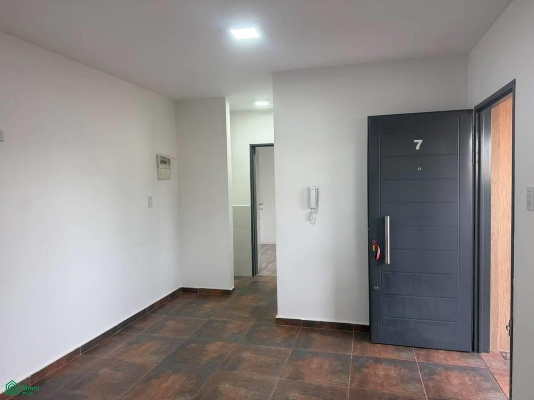 Condo in Temperley, Buenos Aires Province, Argentina 5 - 18697623