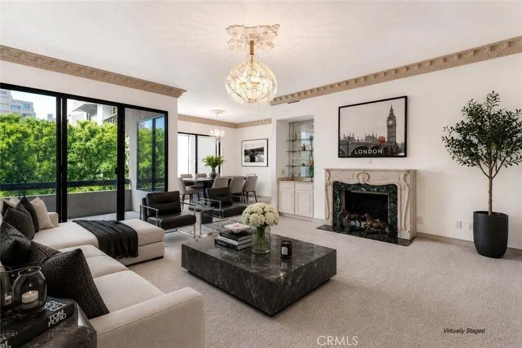 Condo in Los Angeles, California, United States 3 - 18698225