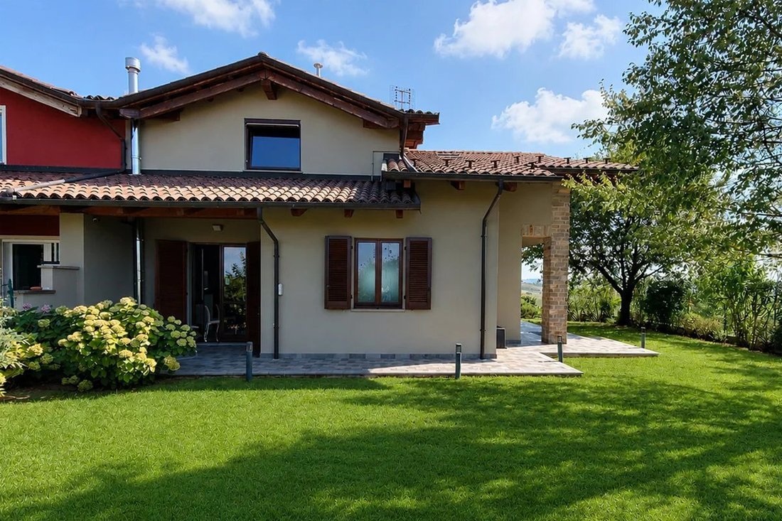 Villa in Trezzo Tinella, Piedmont, Italy 1 - 18695946