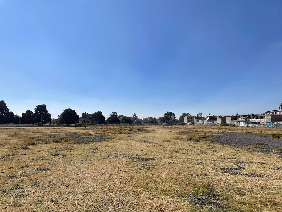 Land in Ecatepec de Morelos, State of Mexico, Mexico 1 - 18696116