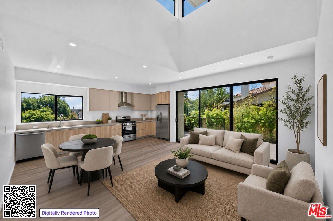 Santa Monica, California, United States 5 - 18698984