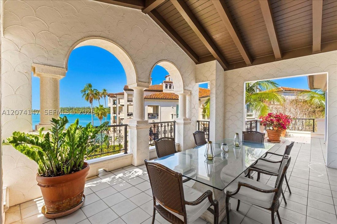 Condo in Miami Beach, Florida, United States 4 - 18697344