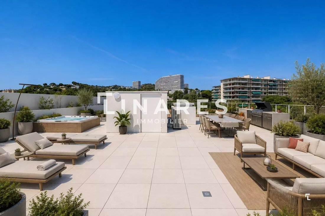 Apartment in Saint Giniez, 8e Arrondissement, Marseille 2 - 18582365