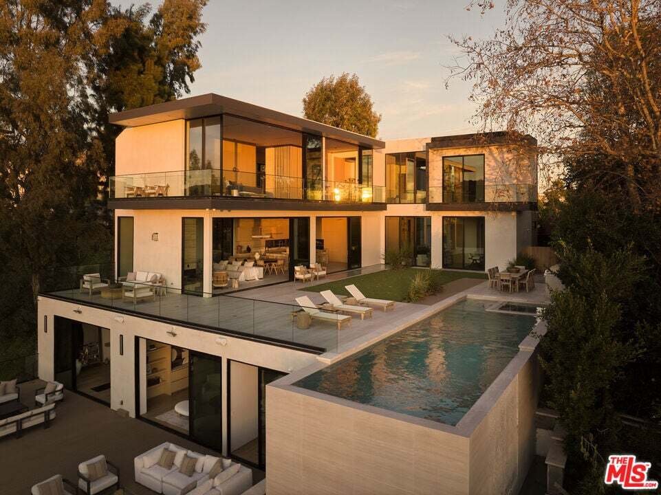 House in Los Angeles, California, United States 3 - 18697034