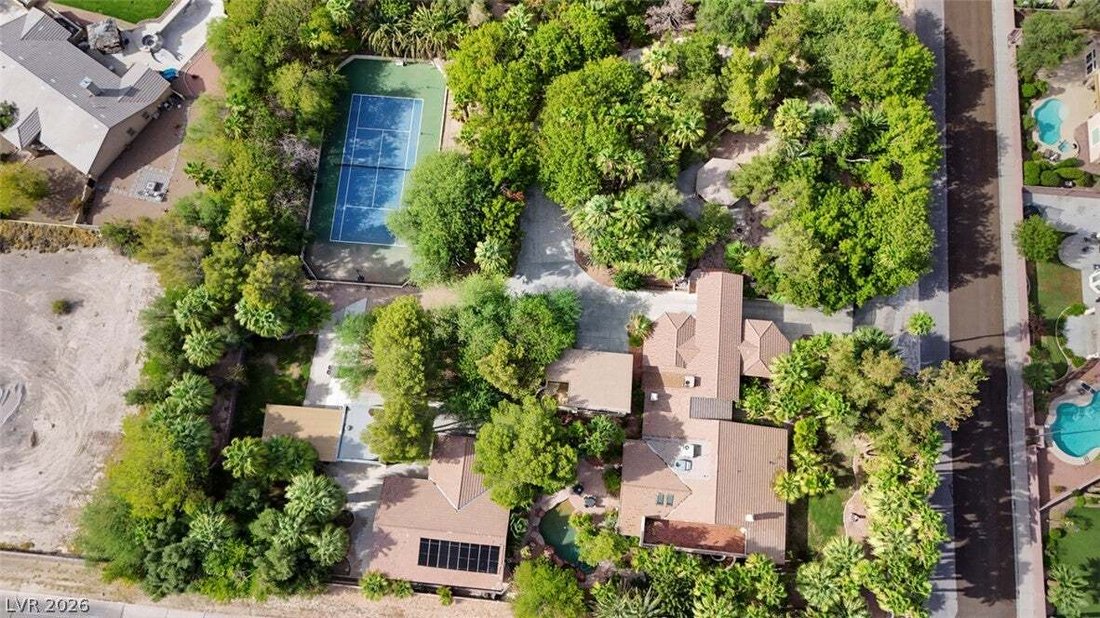 House in Las Vegas, Nevada, United States 4 - 18696944