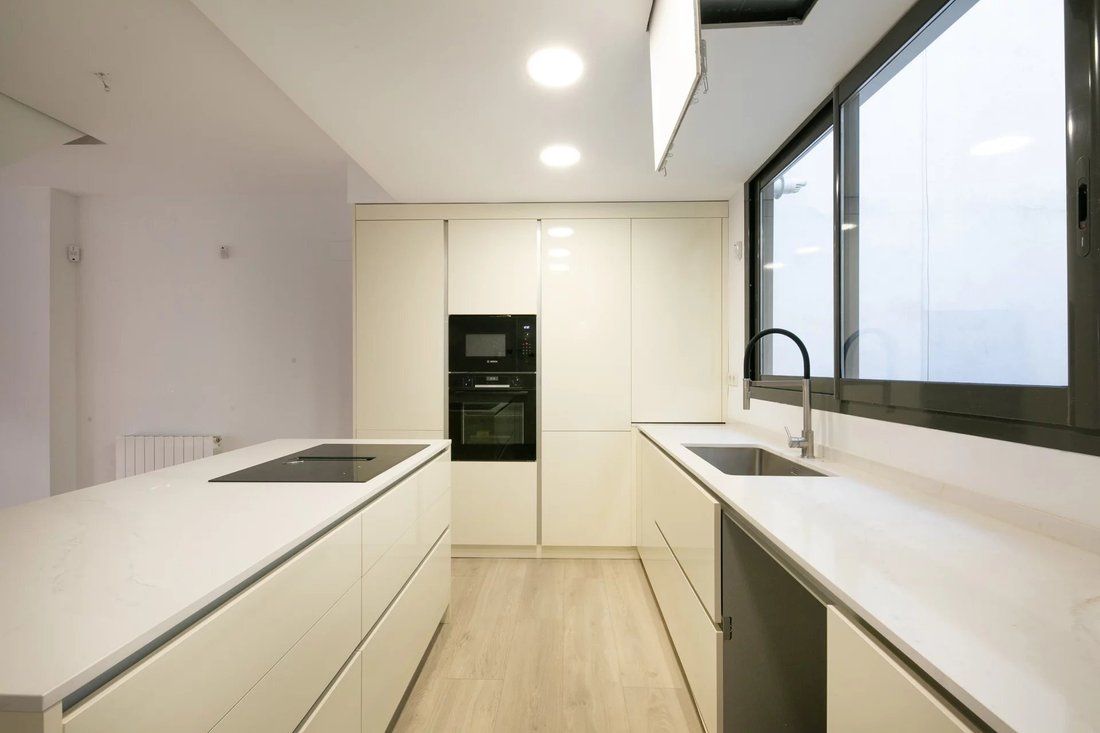 Apartment in Sarrià-Sant Gervasi, Barcelona, Spain 4 - 18695970
