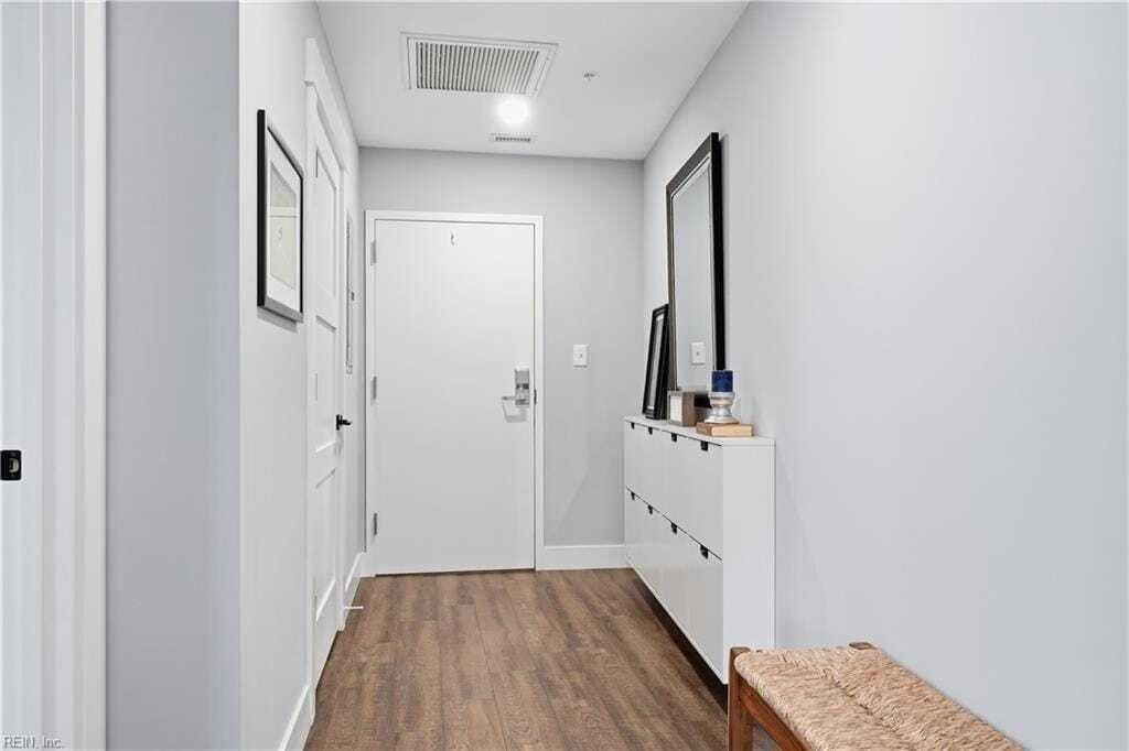 Condo in Norfolk, Virginia, United States 3 - 18697062
