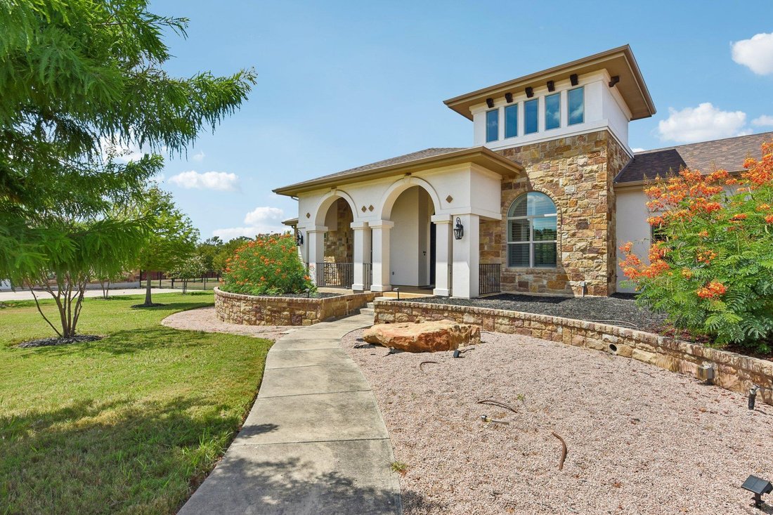 House in Bastrop, Texas, United States 3 - 18697834