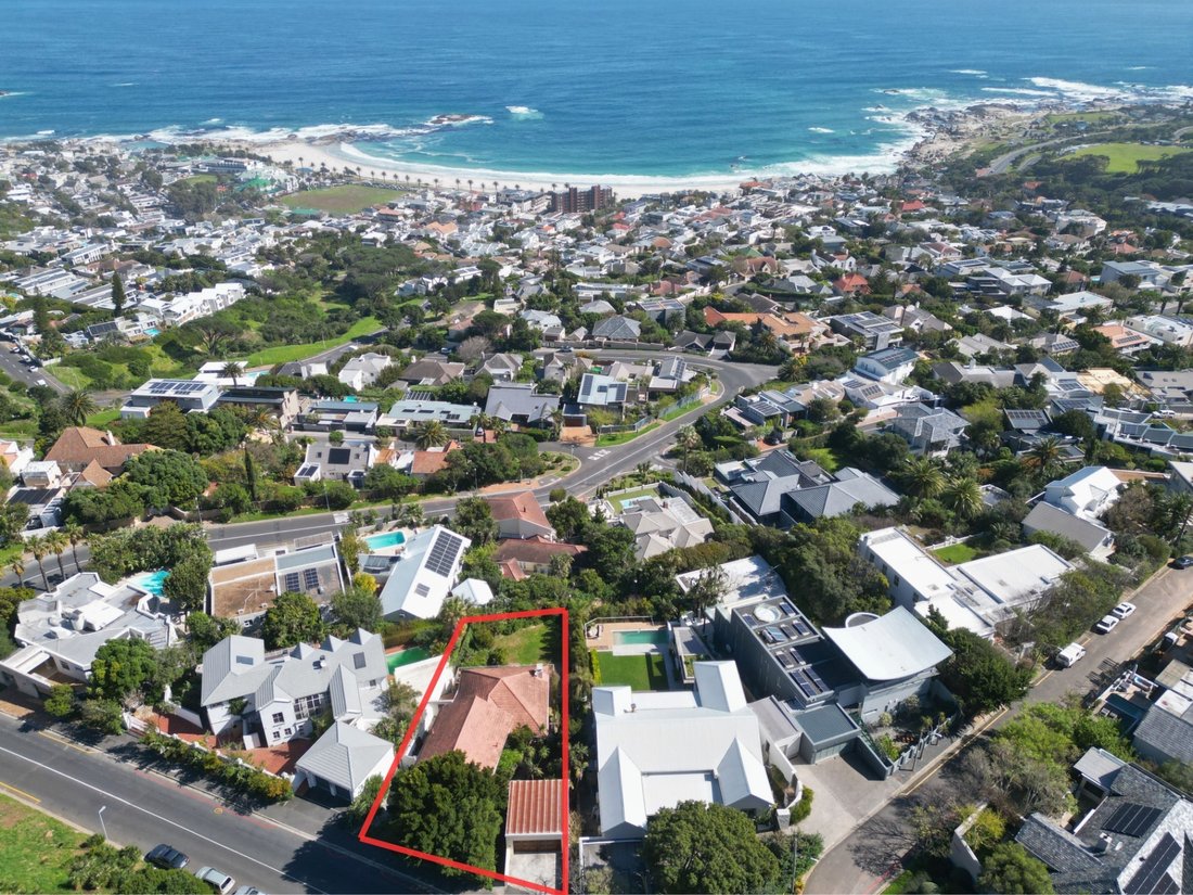 House in Camps Bay, Cape Town, South Africa 3 - 18699103