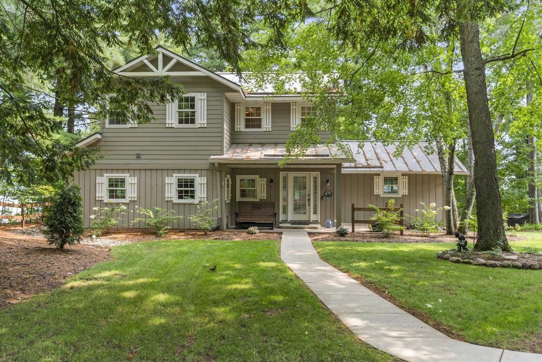 House in Waupaca, Wisconsin, United States 1 - 18696948