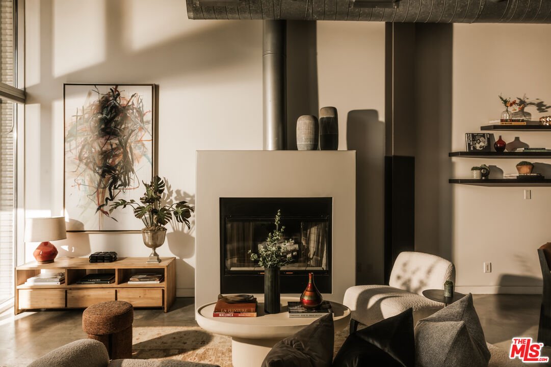 Condo in Los Angeles, California, United States 3 - 18698882