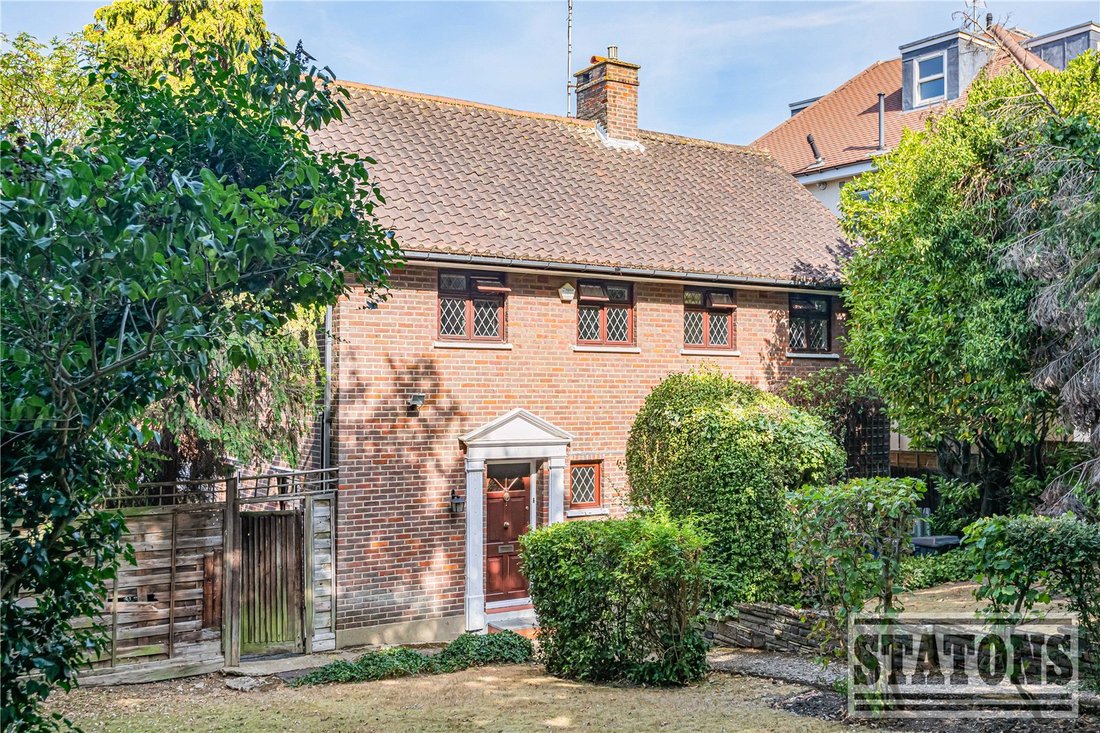 House in Barnet, England 1 - 18696863