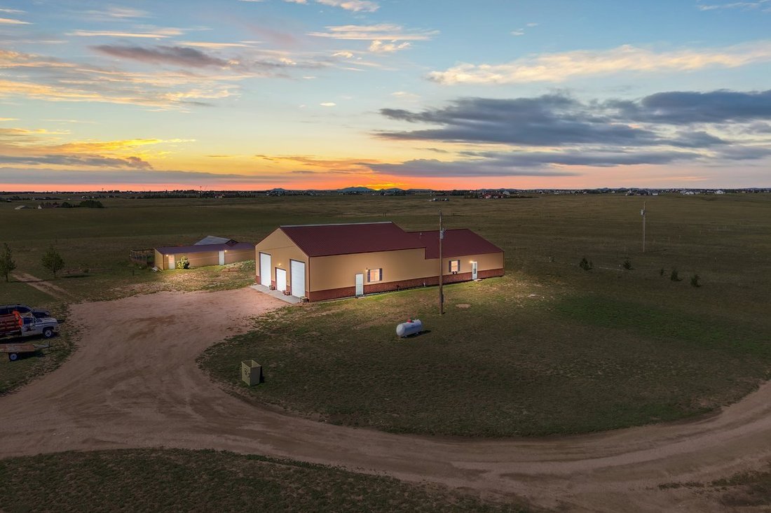 House in Cheyenne, Wyoming, United States 1 - 18696553