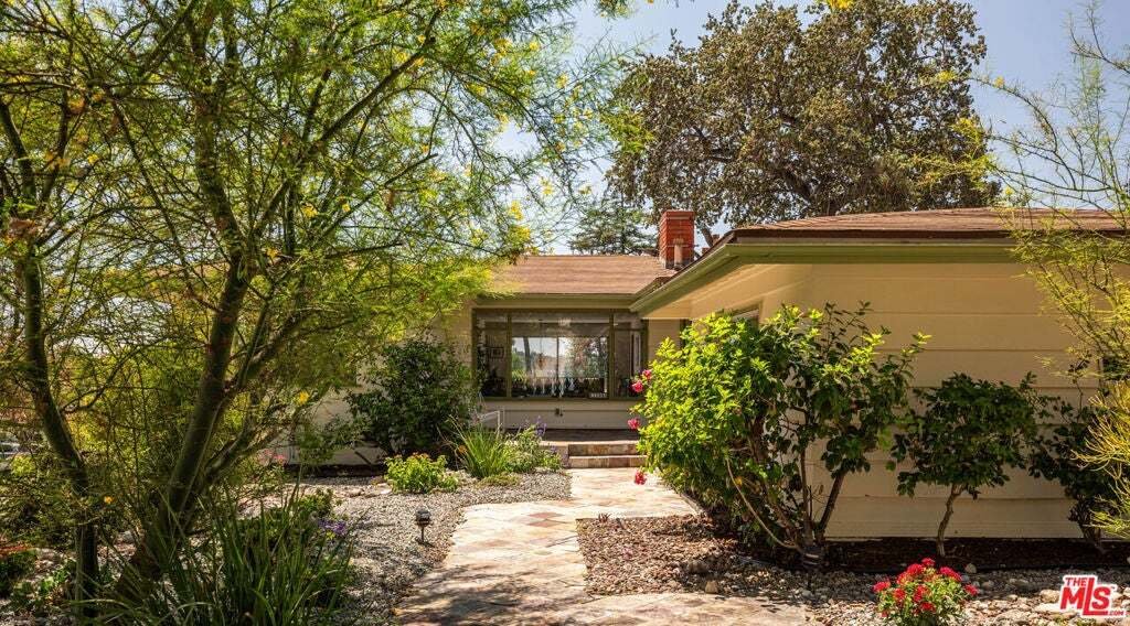 House in Los Angeles, California, United States 1 - 18697065
