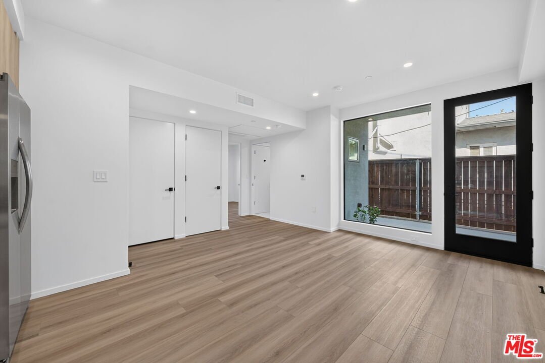 Santa Monica, California, United States 5 - 18698992