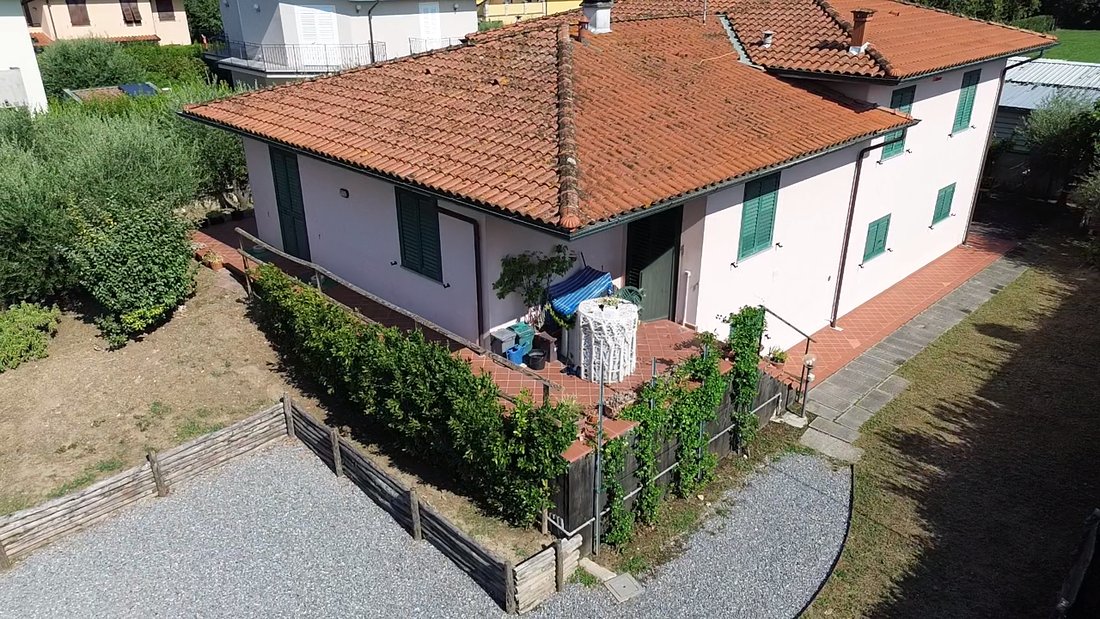 Villa in Antraccoli-Picciorana-Tempagnano, Lucca, Italy 4 - 16501635