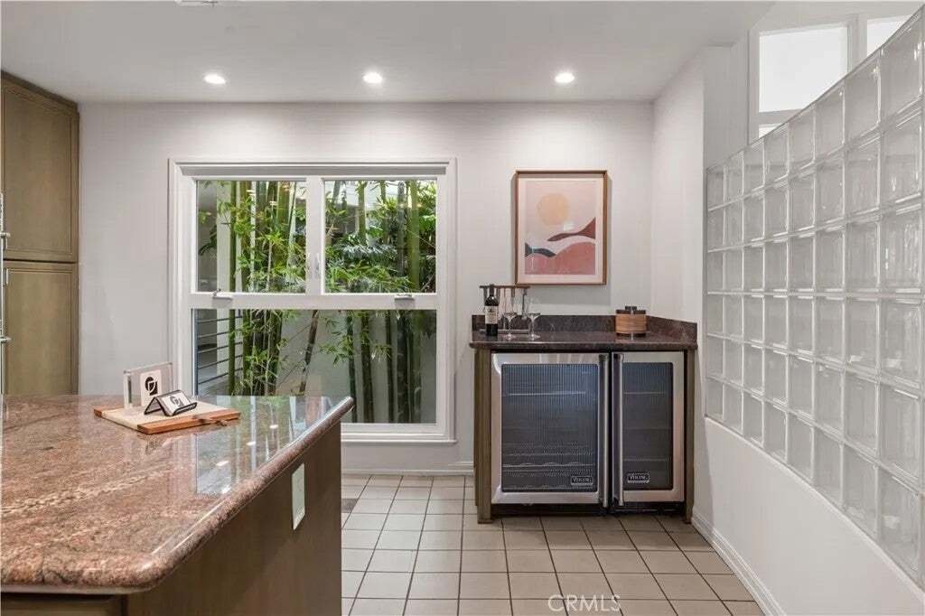 Condo in Santa Monica, California, United States 5 - 18698280