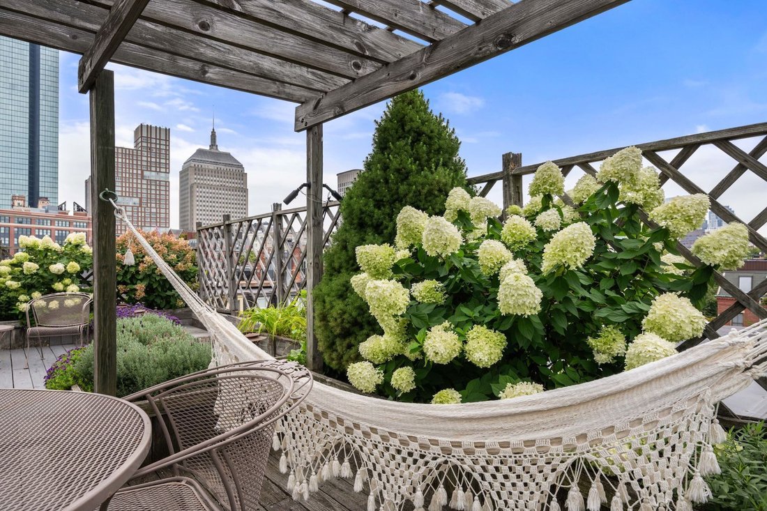 Condo in Boston, Massachusetts, United States 1 - 17956683