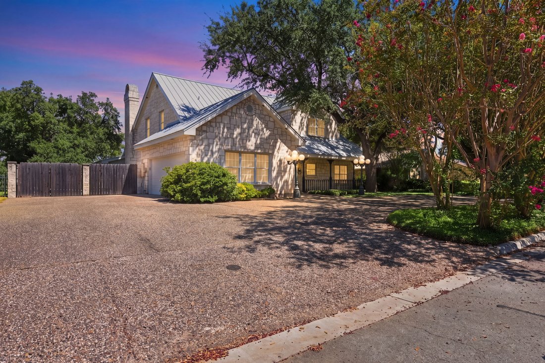 House in New Braunfels, Texas, United States 3 - 18696364