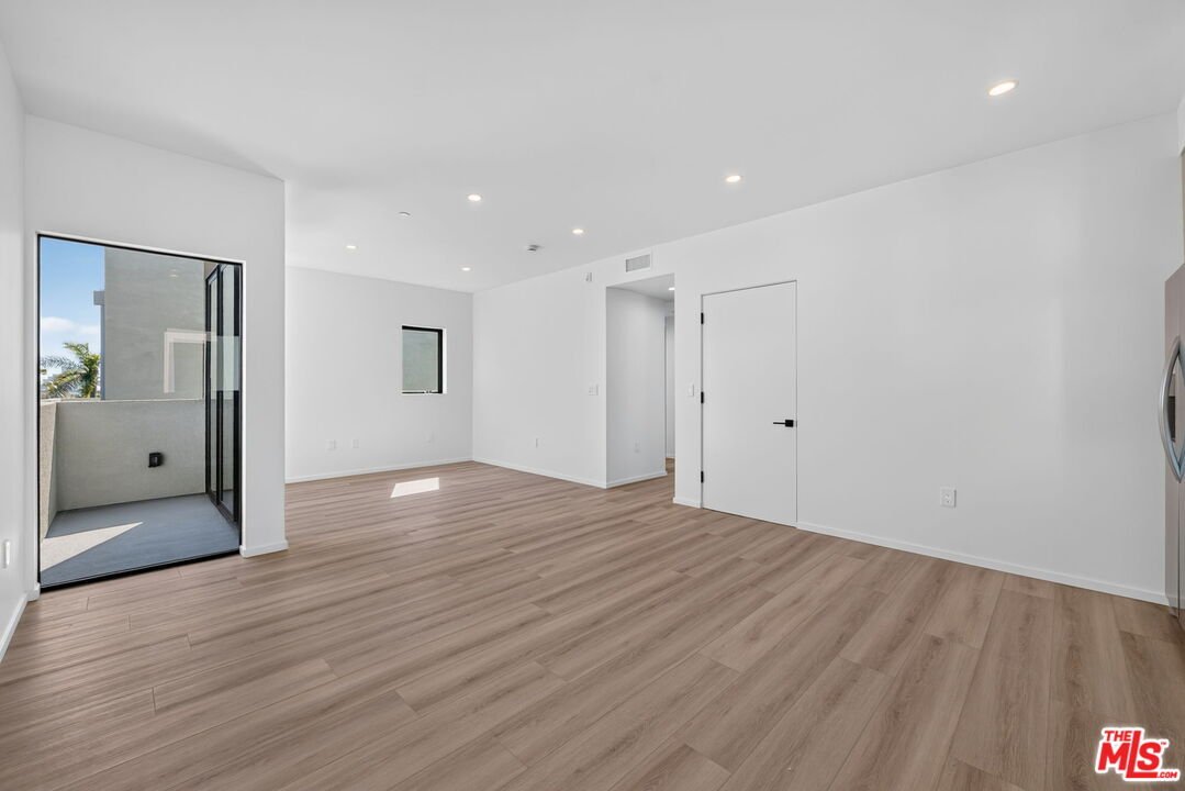 Santa Monica, California, United States 3 - 18698990